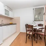 Pihler Apartment *